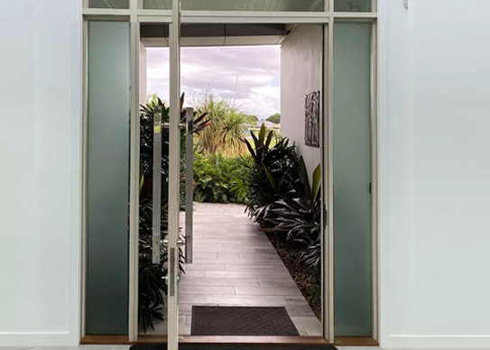 luxury pivot doors